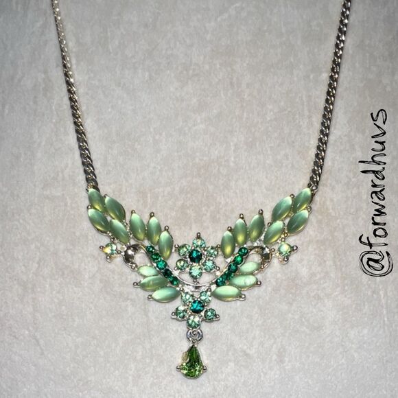 Vintage Mid-Century Rhinestone Necklace – Floral Cluster with Teardrop Pendant - Picture 4 of 10